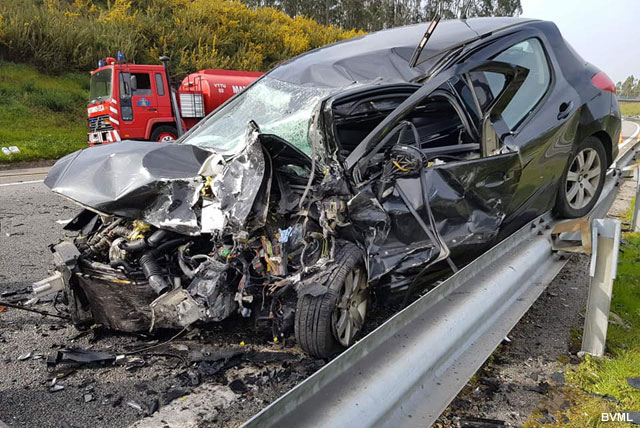 Carro em contramão faz dois feridos graves na A28 (Matosinhos)