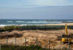 Obra de construção de hotel em cima da praia da Memória foi parada