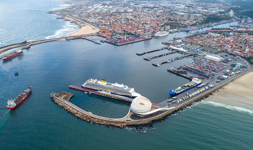 Vista aérea do Porto de Leixões