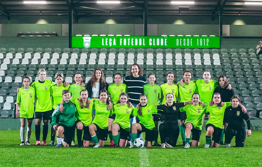 Leça FC destaca Futebol Feminino no Dia da Mulher e surpreende jovens atletas com visita de internacionais portuguesas